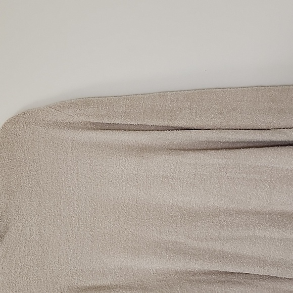 NWT BAREFOOT DREAMS Chic Lite Calypso Wrap Stone size 3X - Picture 12 of 16